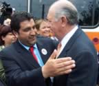 alcalde Rivera en Hualpen junto al Pdte Lagos en inauguracin de Biovias (38kb)